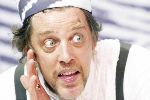 OPINIÃO | O homem que sobra quando o palhaço sai
