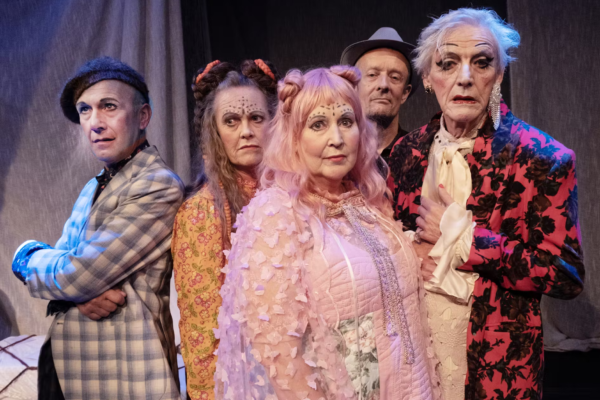 NA SUÉCIA | Anna, Você Pode Ficar, que escrevemos para o Grupo Darling Desperados, estreia em Estocolmo