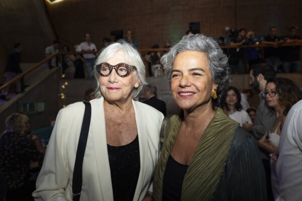 TRANSARTE | Lena Peres e Maria Bonomi reabrem galeria de arte LGBTQIA+ com mostra de Glória Nogueira