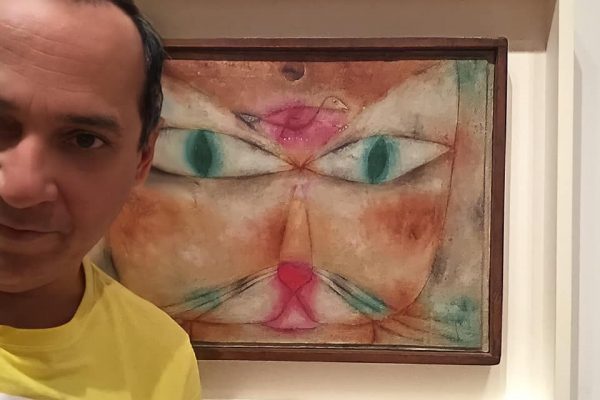 MEMÓRIAS | Alberto Guzik, um gato, uma viagem a Nova York e um romance inédito