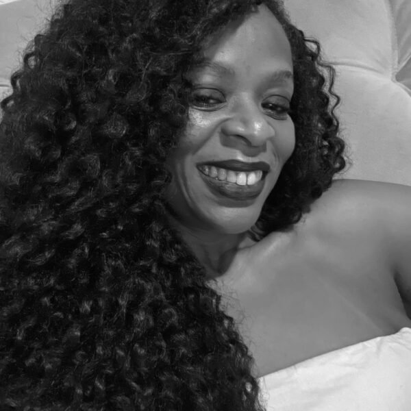 Maria Shu – Quando o extraordinário ainda não tem nome