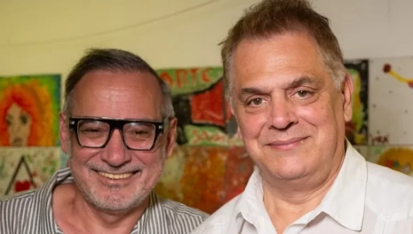 Ivam Cabral e Rodolfo García Vázquez lançam livro Trilogia das Pessoas do Satyros na SP Escola de Teatro