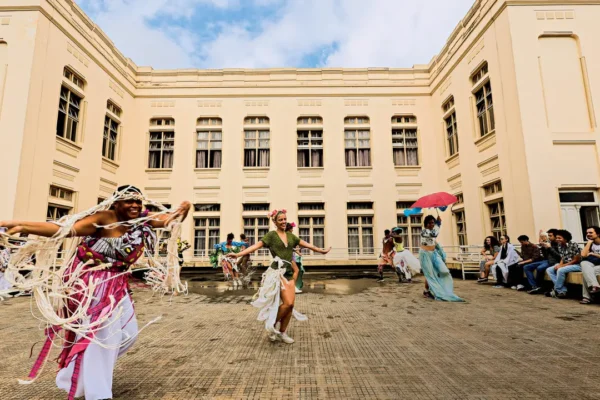 VEJA SP | Escola que revelou atores, dramaturgos e técnicos em SP agora vira faculdade pública de teatro