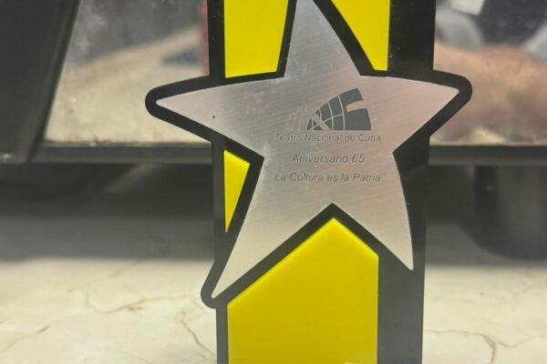 TRIBUNA DE LA HABANA | Los Satyros reciben homenaje del Teatro Nacional de Cuba