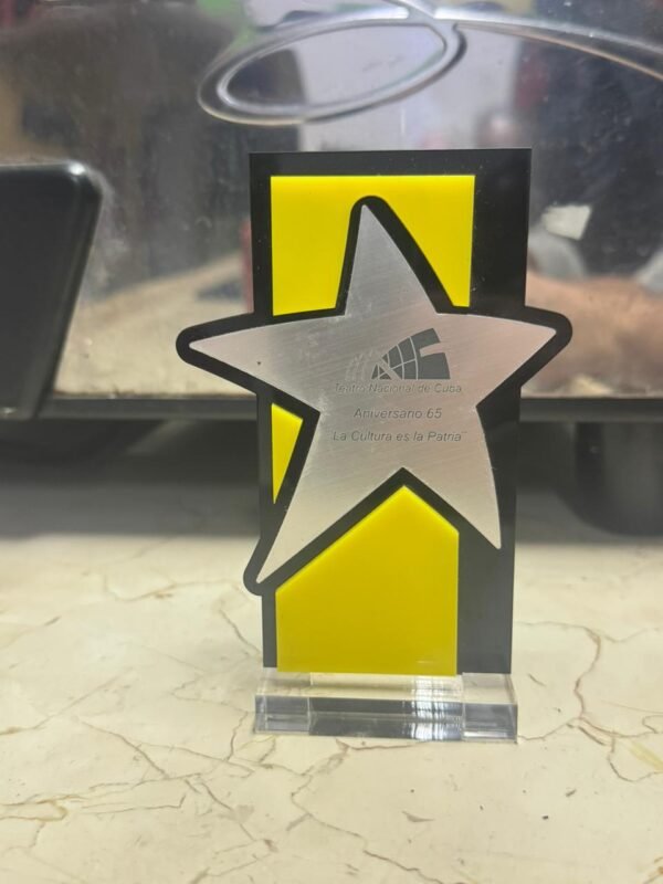 TRIBUNA DE LA HABANA | Los Satyros reciben homenaje del Teatro Nacional de Cuba