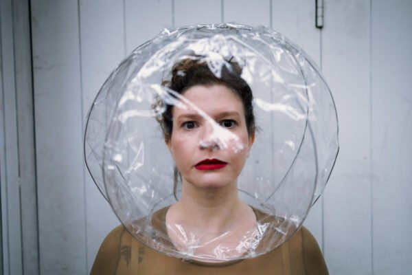 PRETAJOIA | Mel Lisboa e Carmo Dalla Vecchia estão na 27ª edição das Satyrianas. São 400 atrações culturais em 15 espaços, artistas e grupos de 15 Estados e programação de teatro, cinema, dança e performance