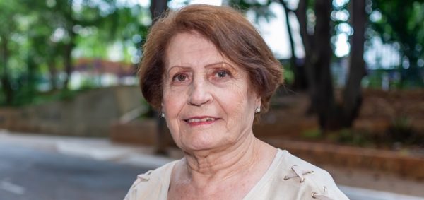 Da Espanha ao Brasil, Rosario Vázquez y Navarro García revê a vida com poesia em 1º livro aos 82 anos